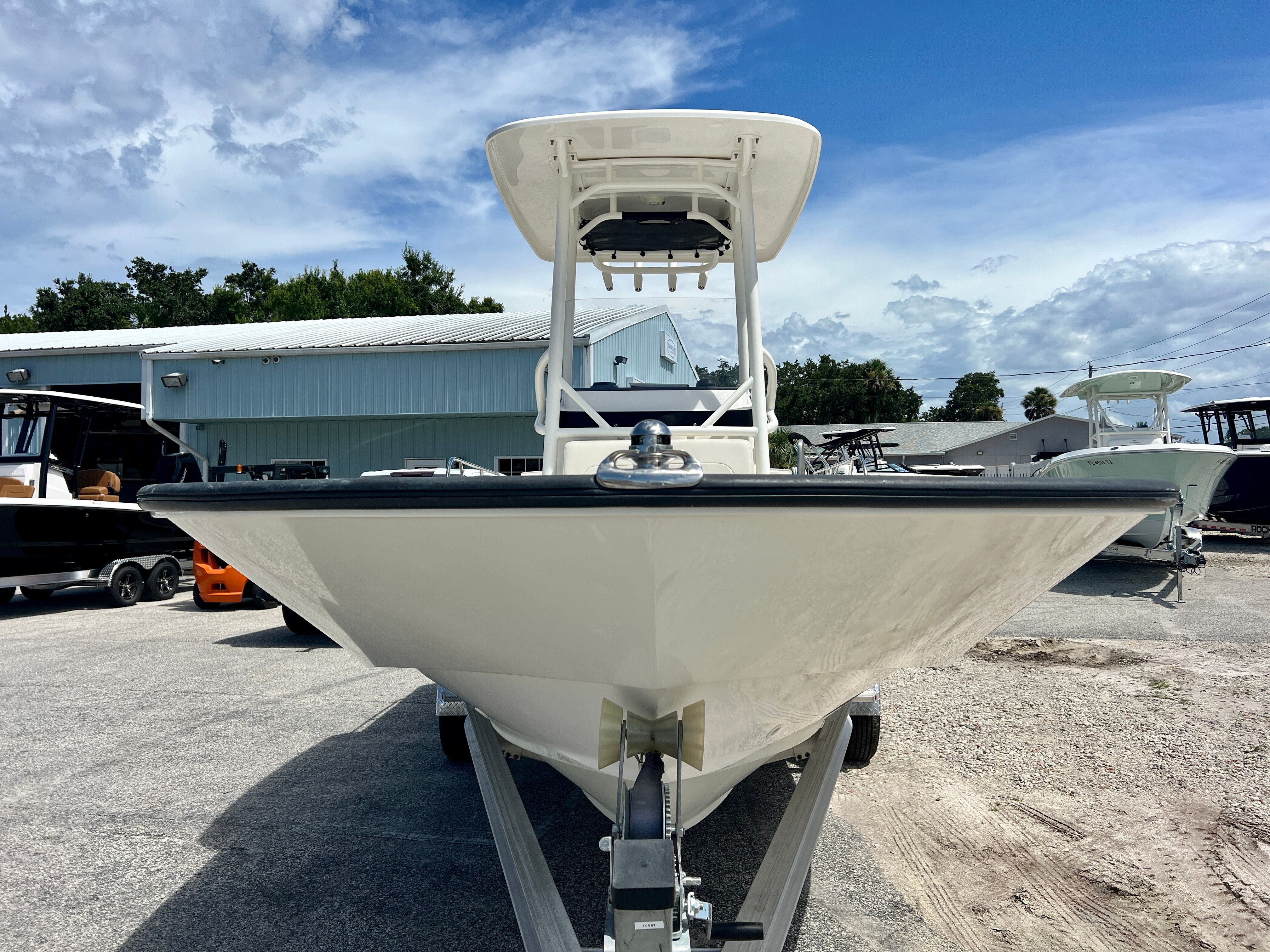 2023 Boston Whaler 210 Montauk - 3