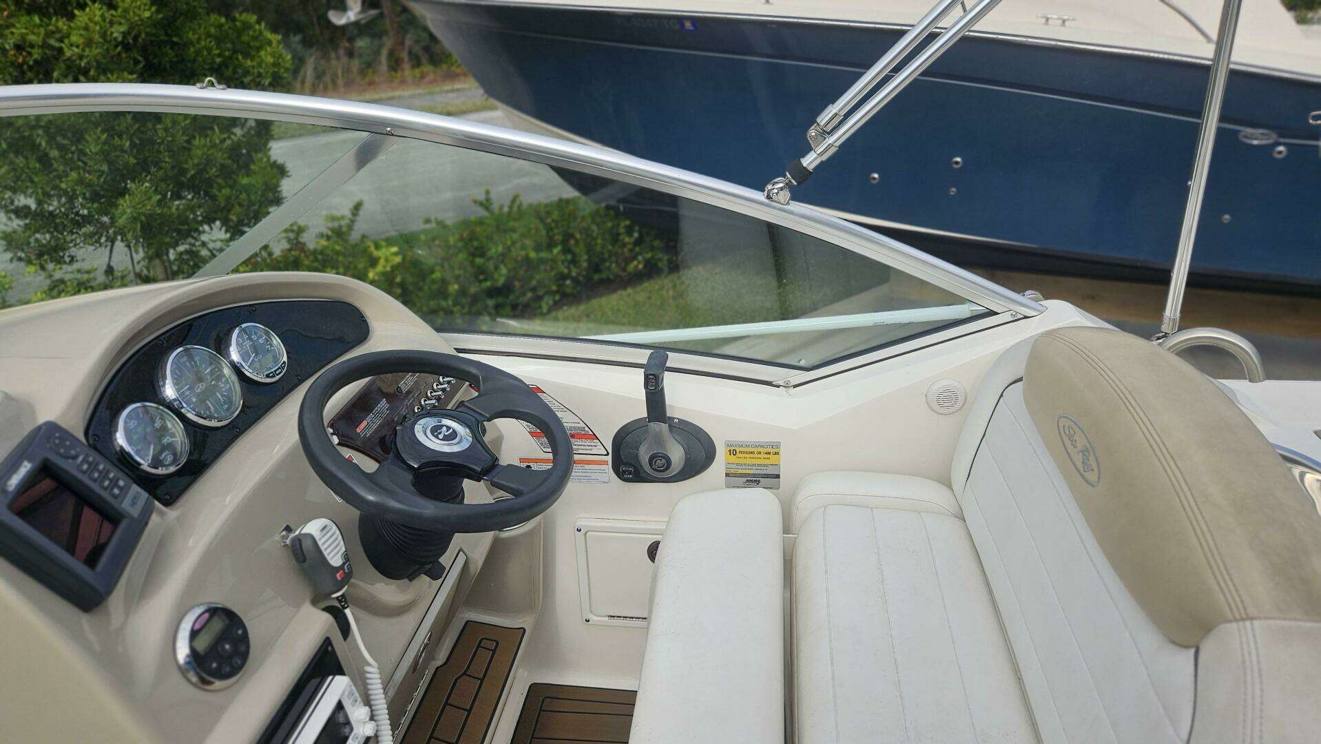 2008 Sea Ray 240 Sundancer - Image 9