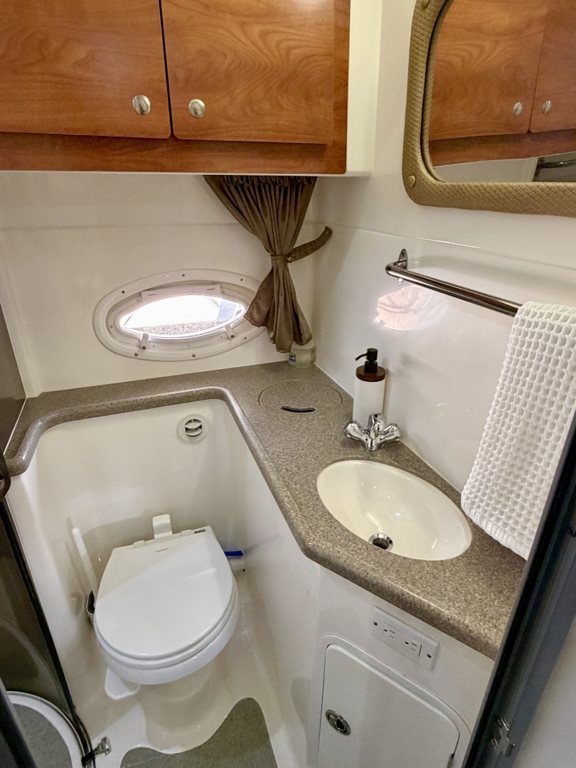 2007 Rinker 350 Express Cruiser - Image 78