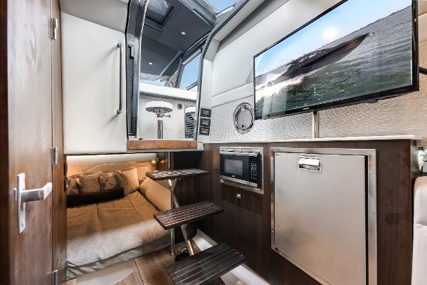 2023 Cruisers Yachts 42 GLS OB - 6