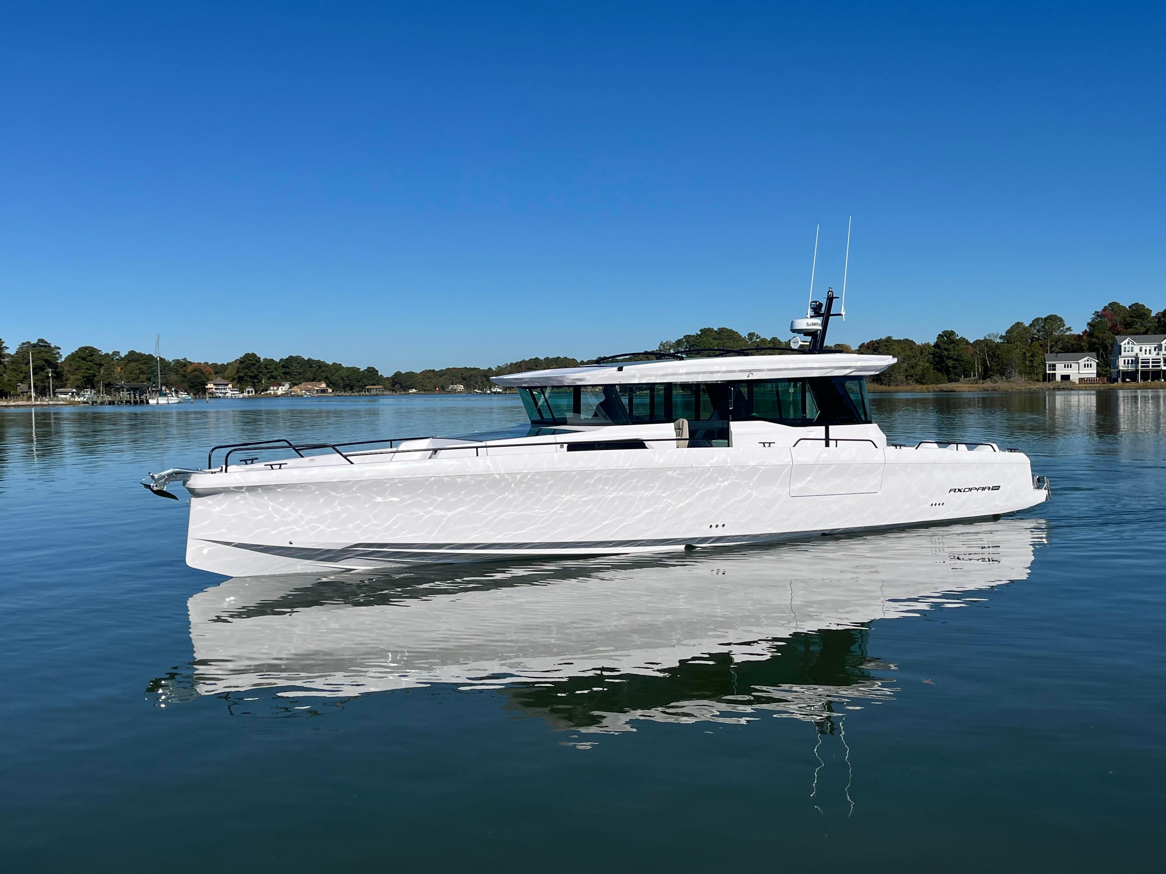2025 Axopar 45 XC Cross Cabin