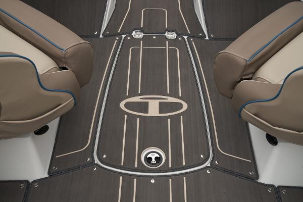2026 Tahoe 210 S - 38
