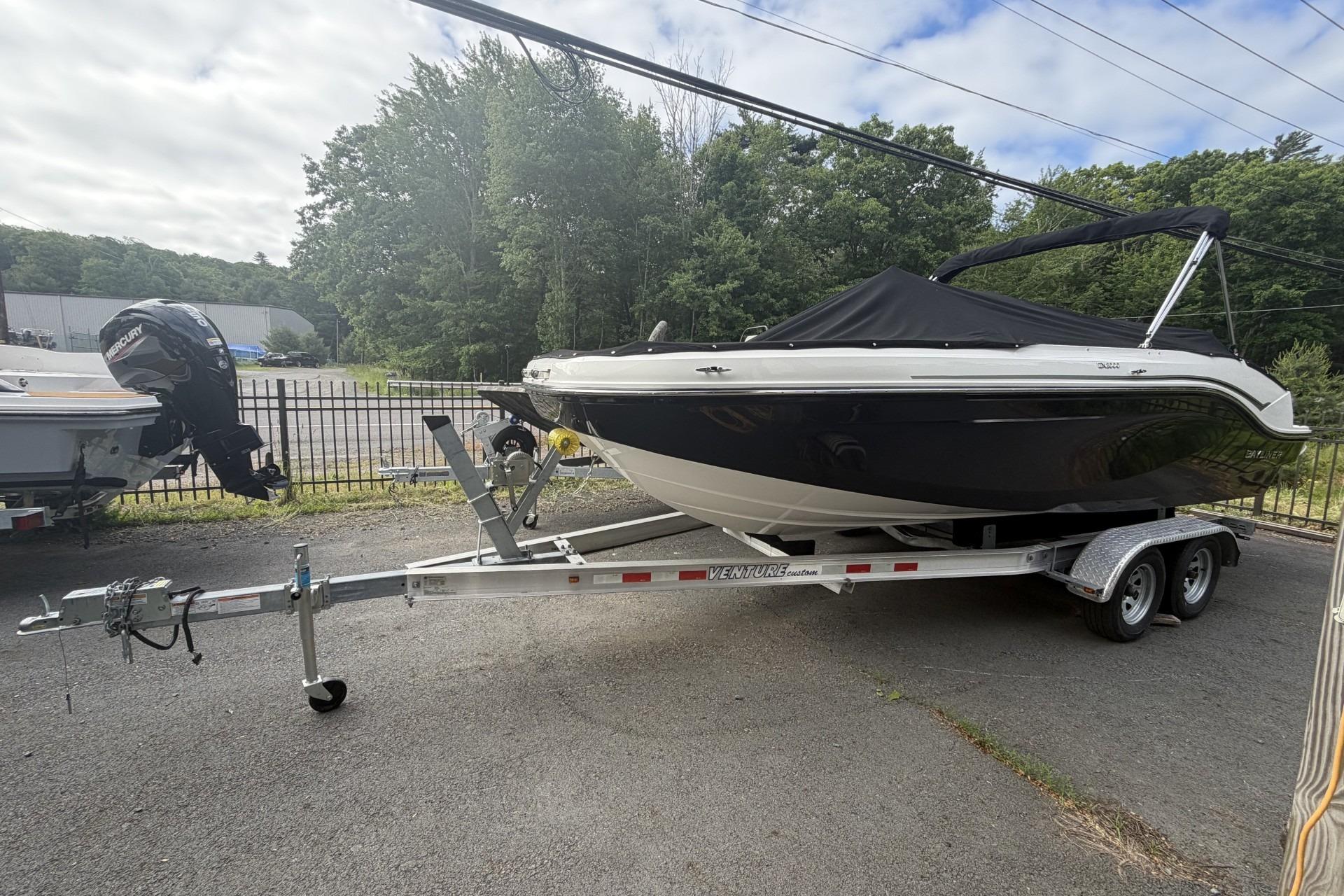 2024 Bayliner DX 2000