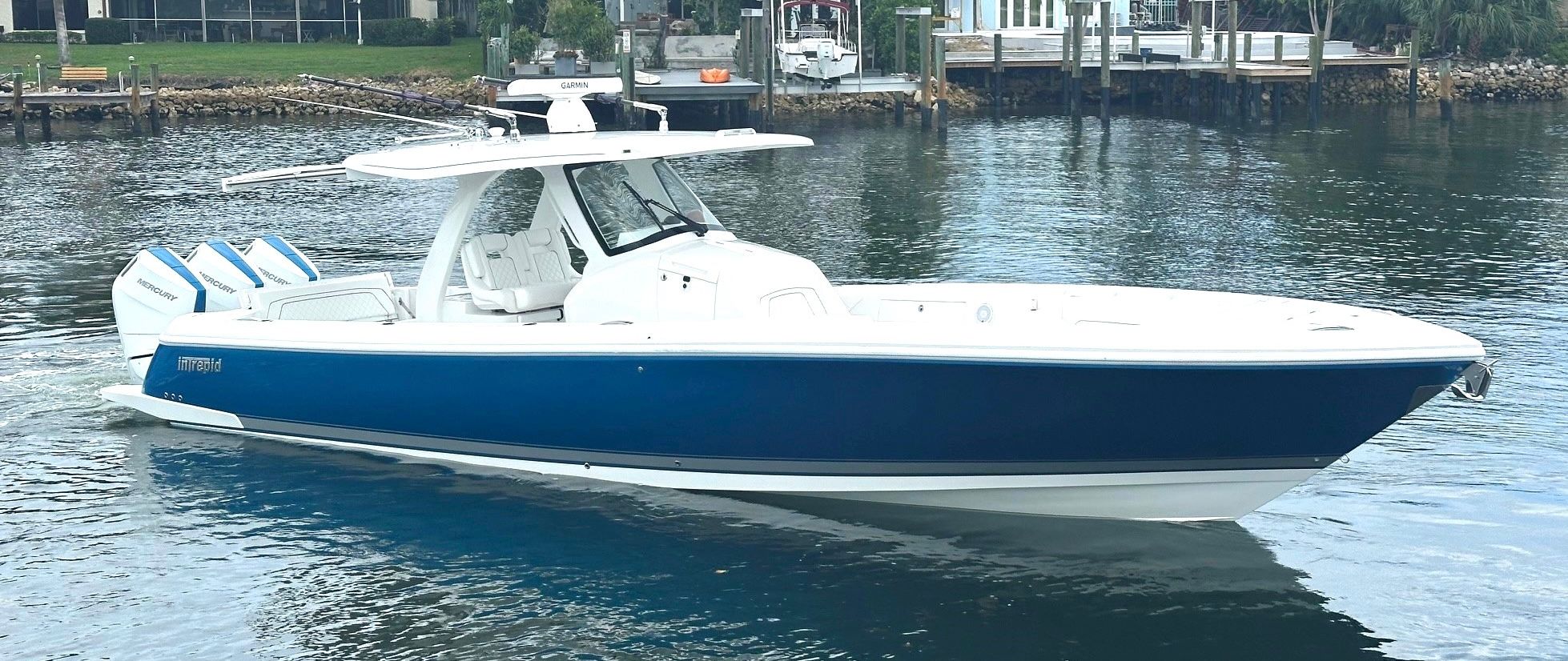 Intrepid 375 Nomad SE 2025 on calm water.