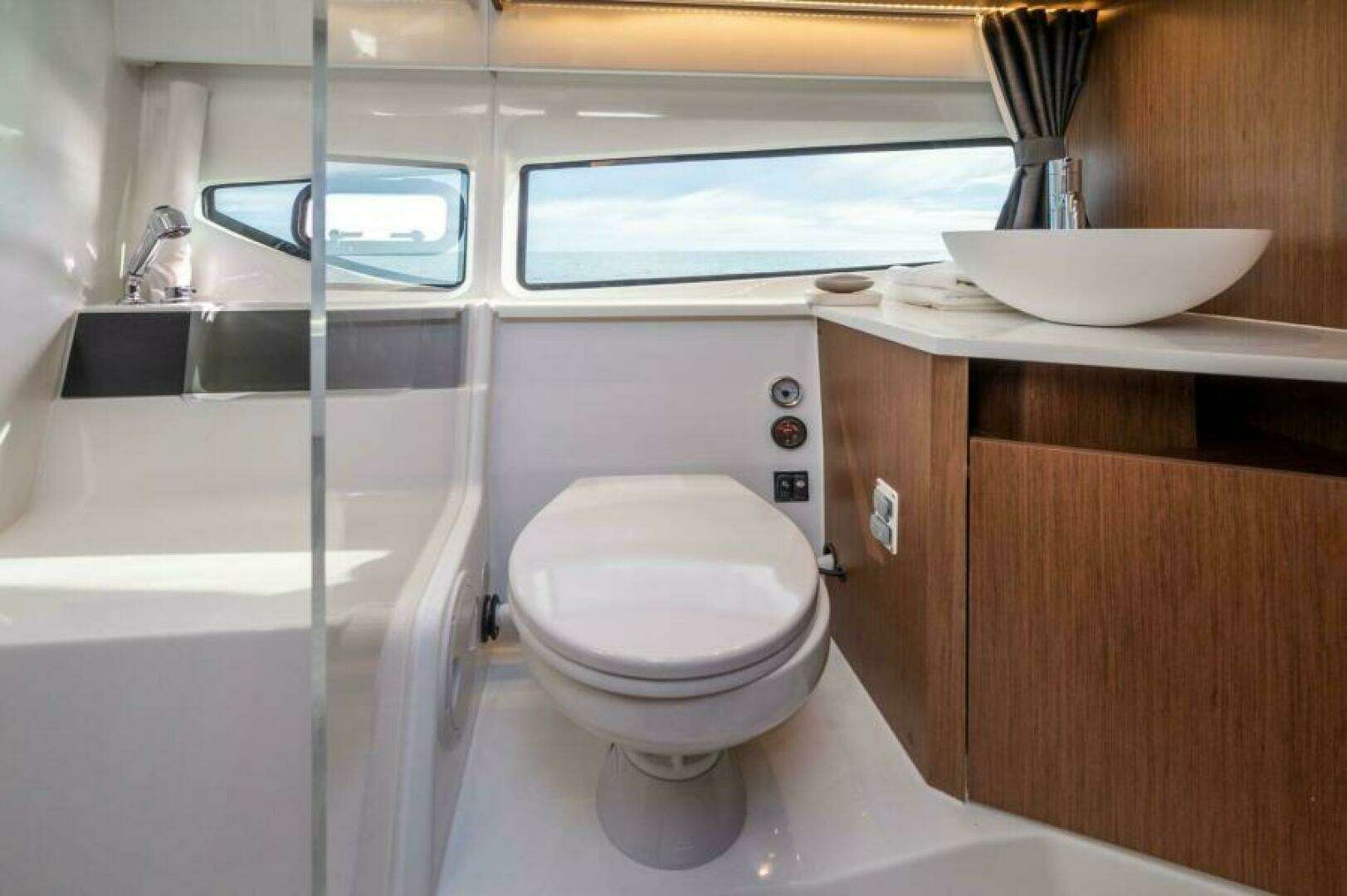 2026 Beneteau Antares 11 Fly - Image 21