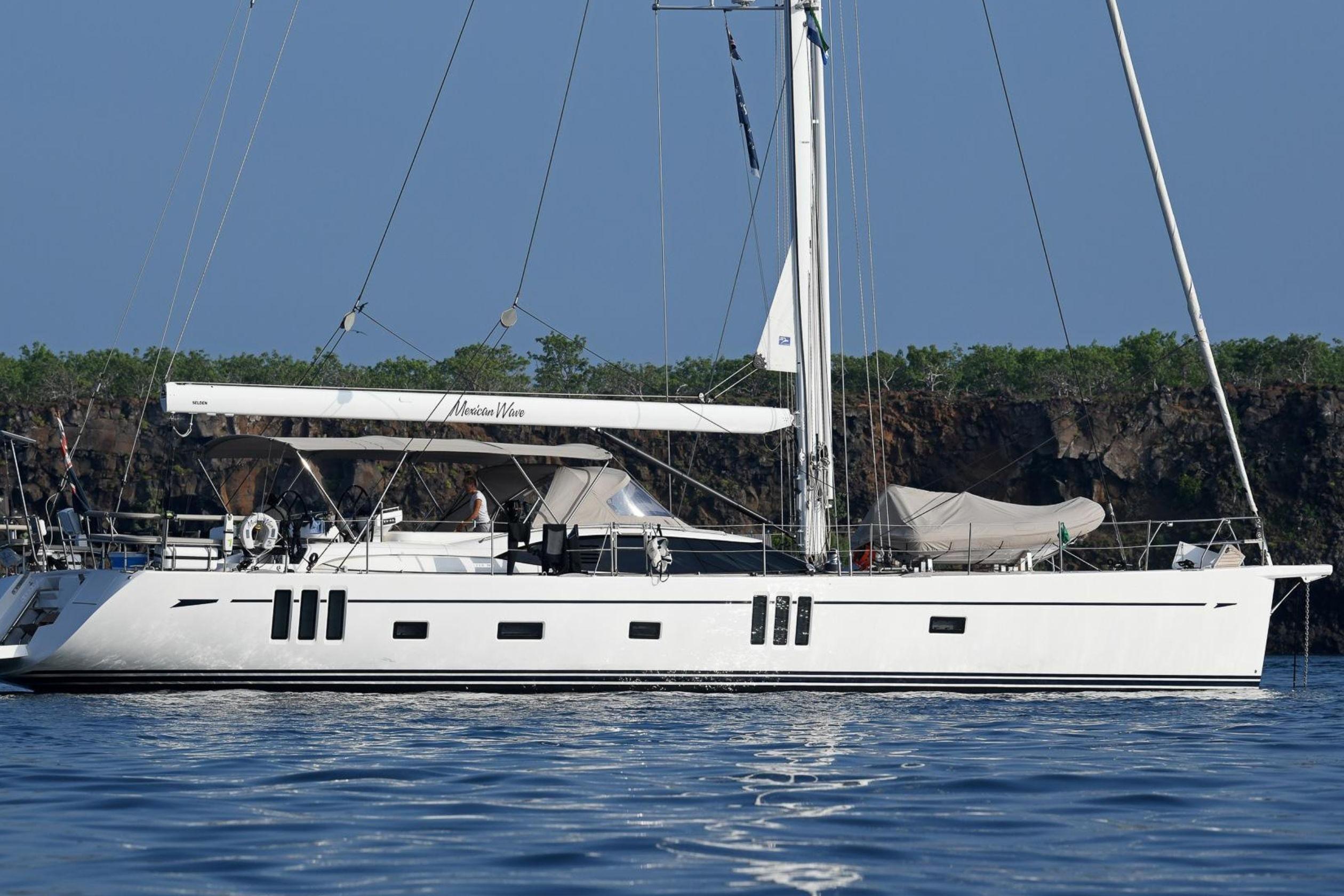 2023 Oyster 745