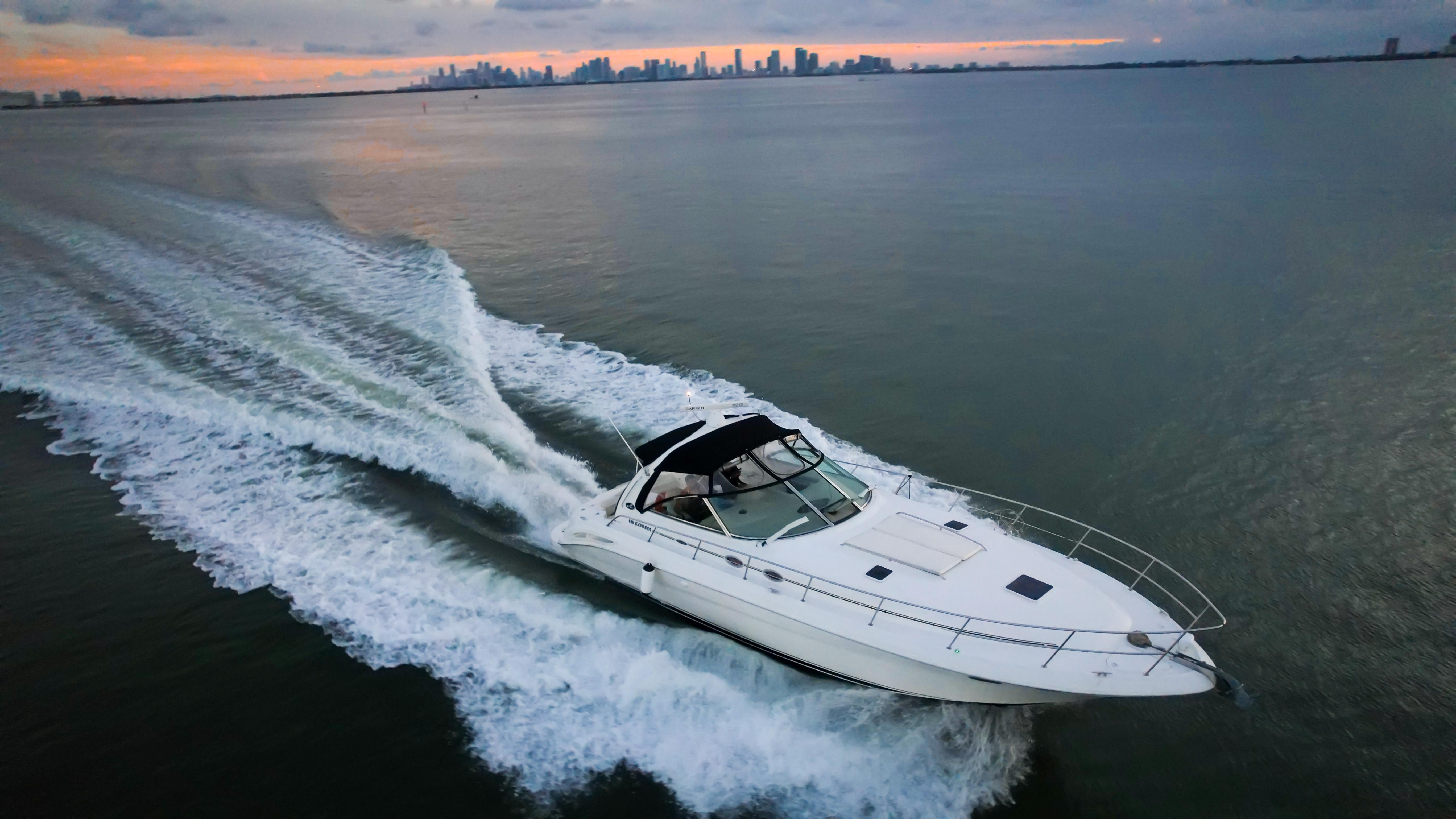 2002 Sea Ray 410 Express Cruiser
