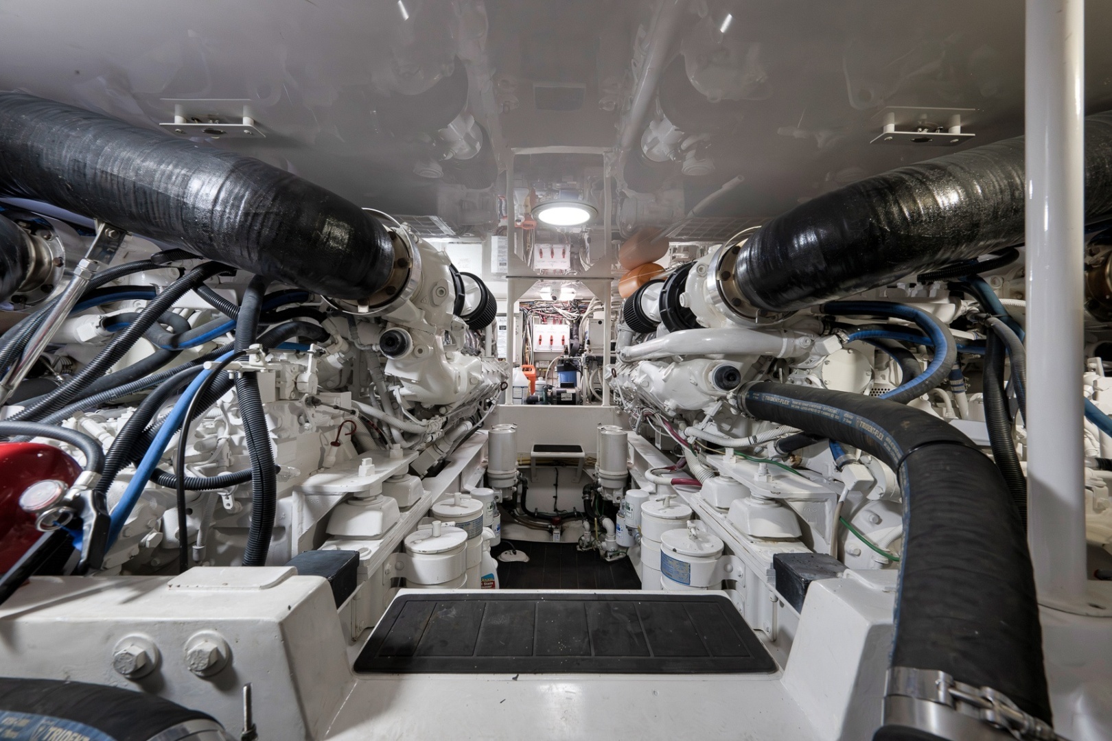 2003 Viking 52 Convertible - Image 39