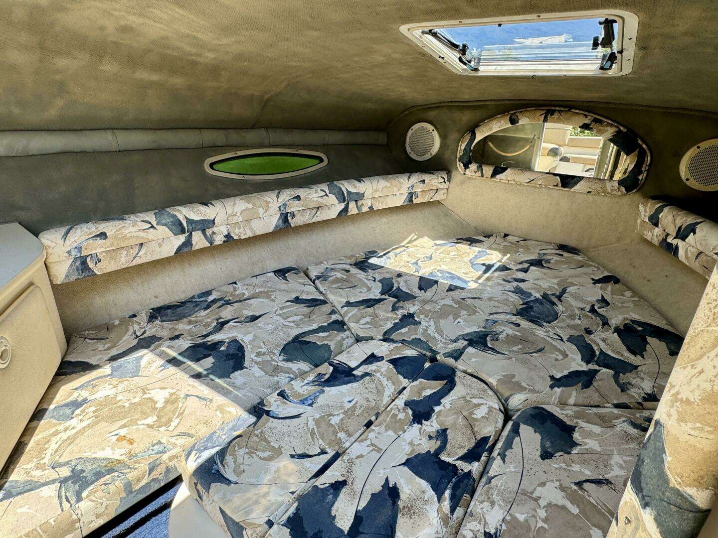 1999 Sea Ray 215 Express Cruiser - Image 44