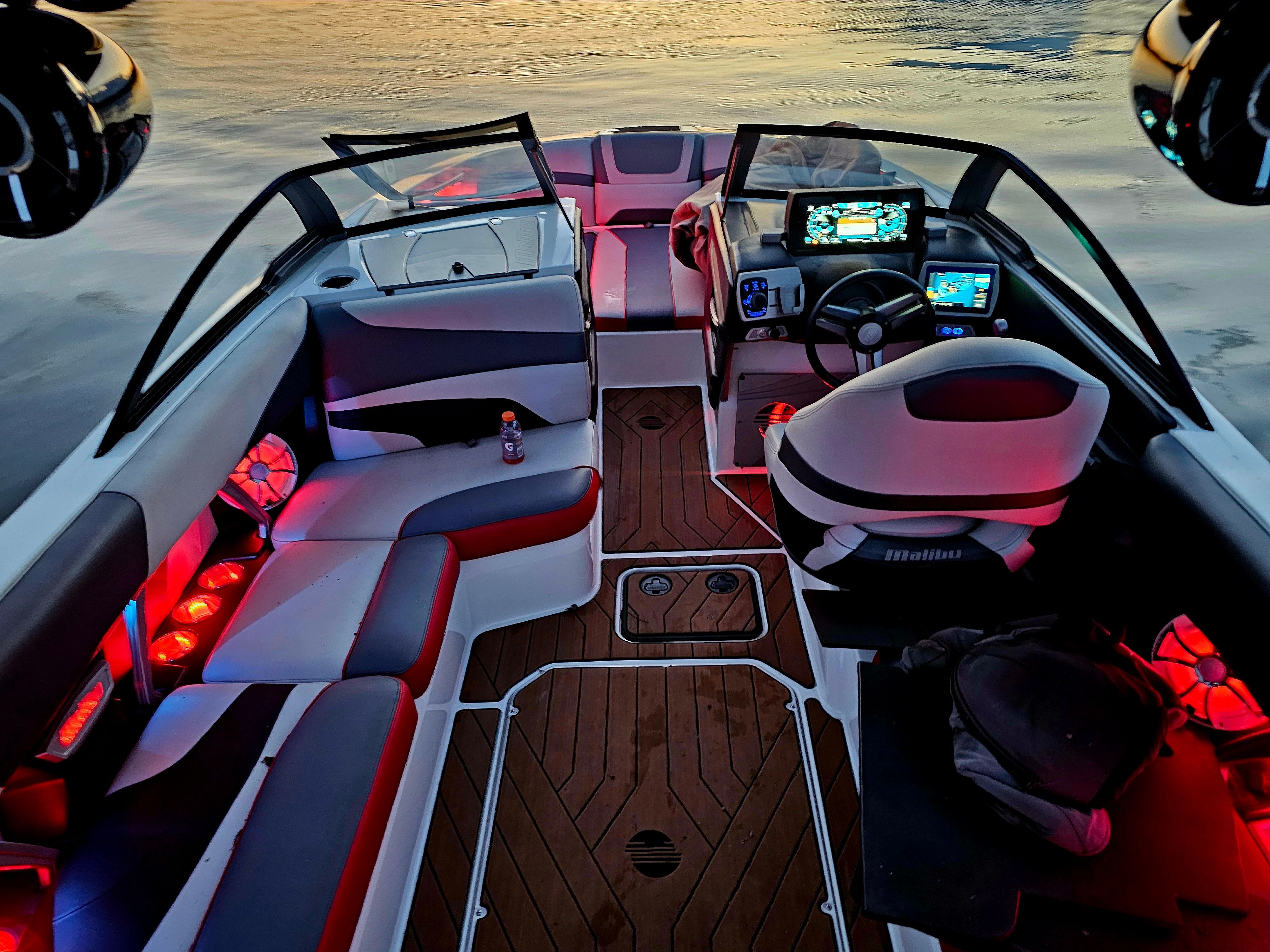 2017 Malibu Wakesetter 22 MXZ