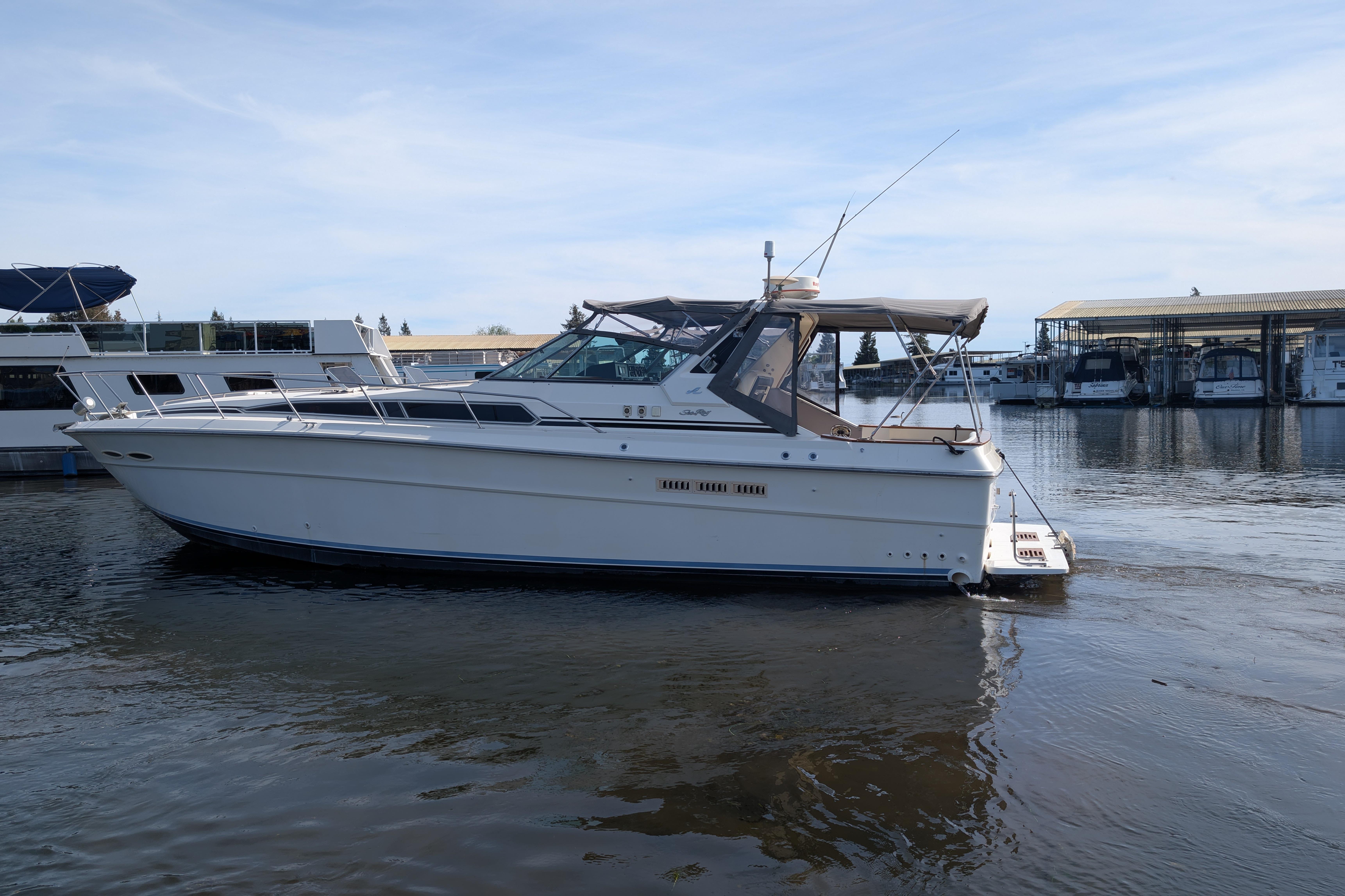 1987 Sea Ray 390 Express Cruiser