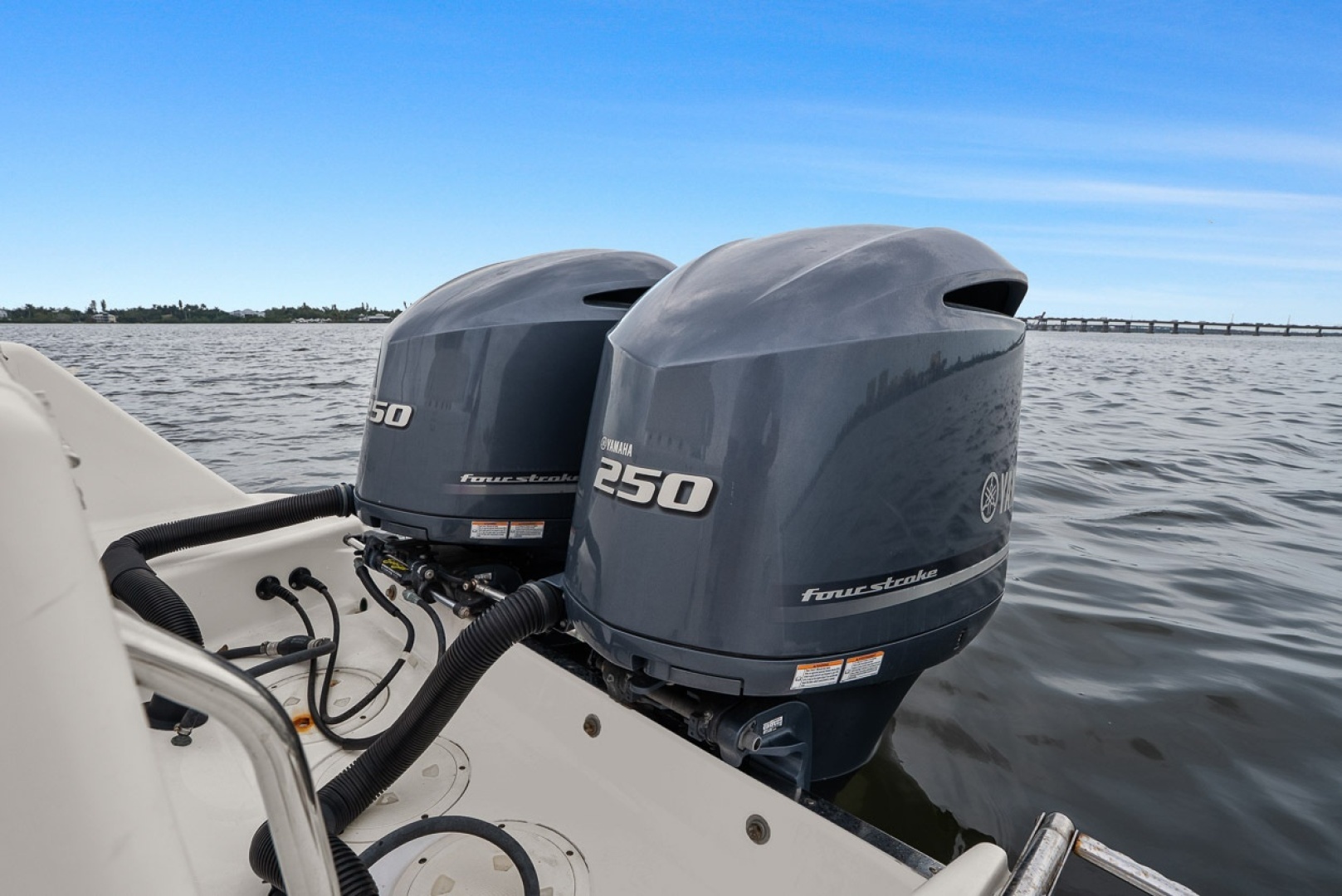 2013 Robalo R260 - Image 20