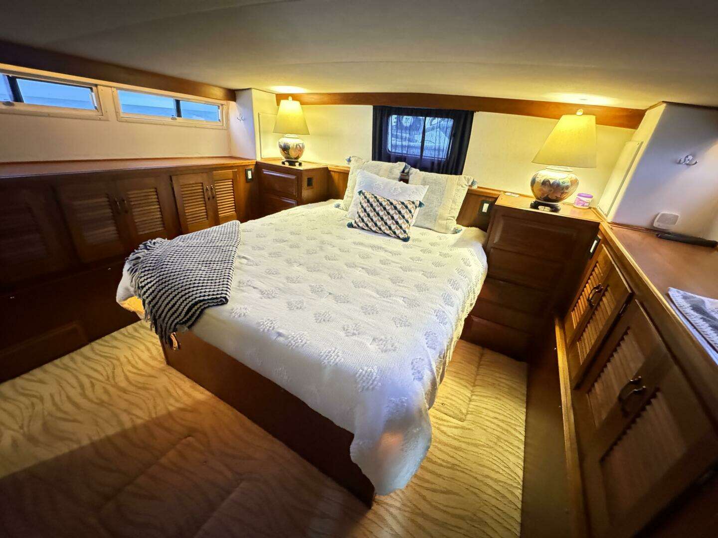 1987 Viking 48 Motor Yacht - Image 50