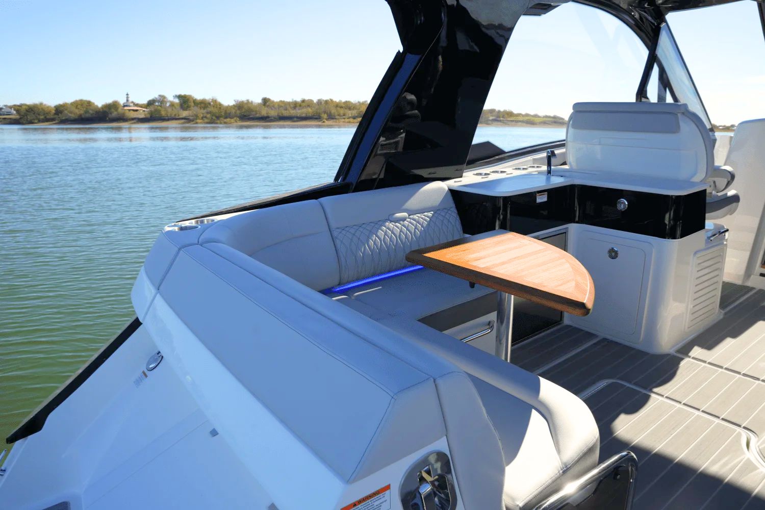 2025 Sea Ray Sundancer 370 - 13