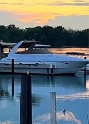 2004 Cruisers Yachts 370 Express