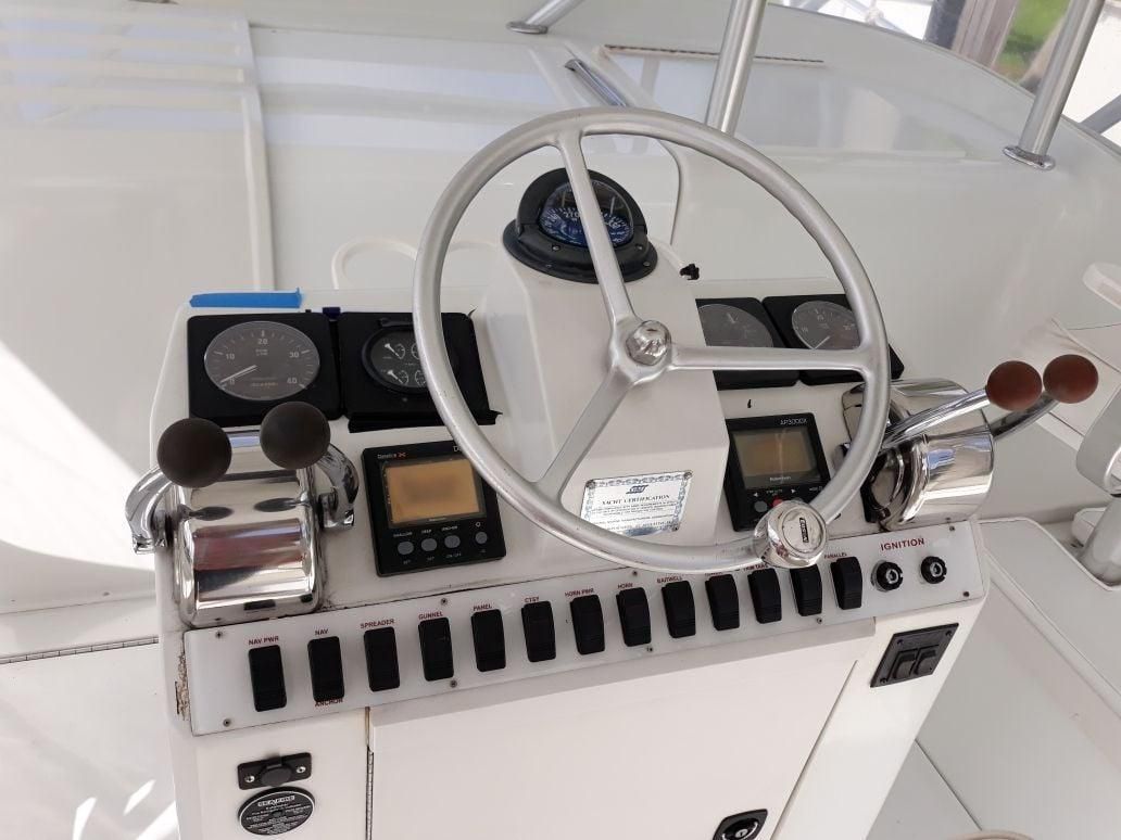 1995 Luhrs 32 - 4