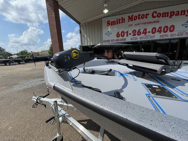 2026 Xpress H17C Crappie - 2