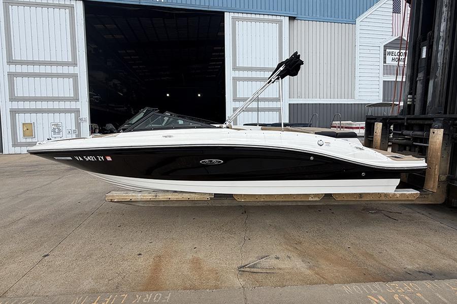 2021 Sea Ray SPX 210