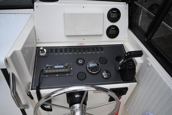 1992 Boston Whaler 21' Walkaround - 4