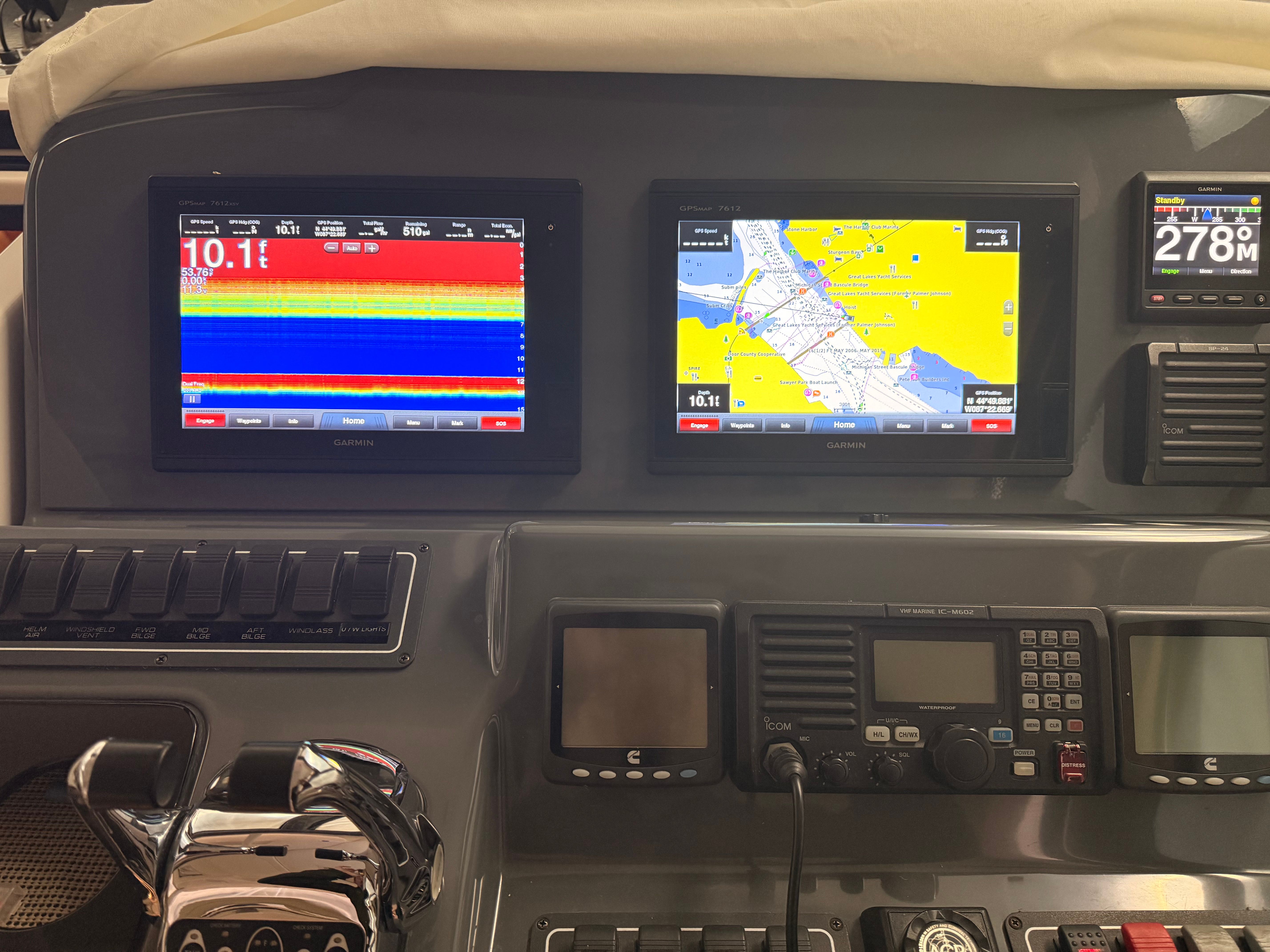2004 Tiara Yachts 4200 Open - 16