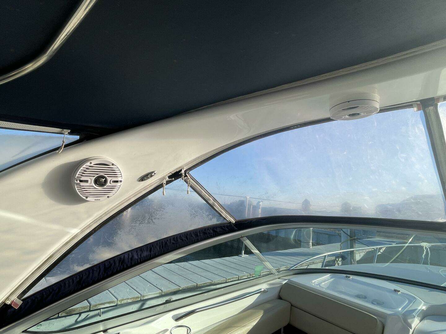2016 Rinker 310 Express - Image 18