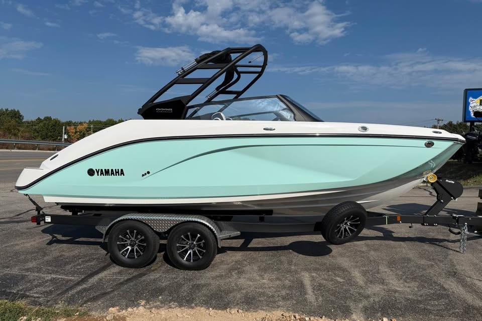 2026 Yamaha Boats 222S