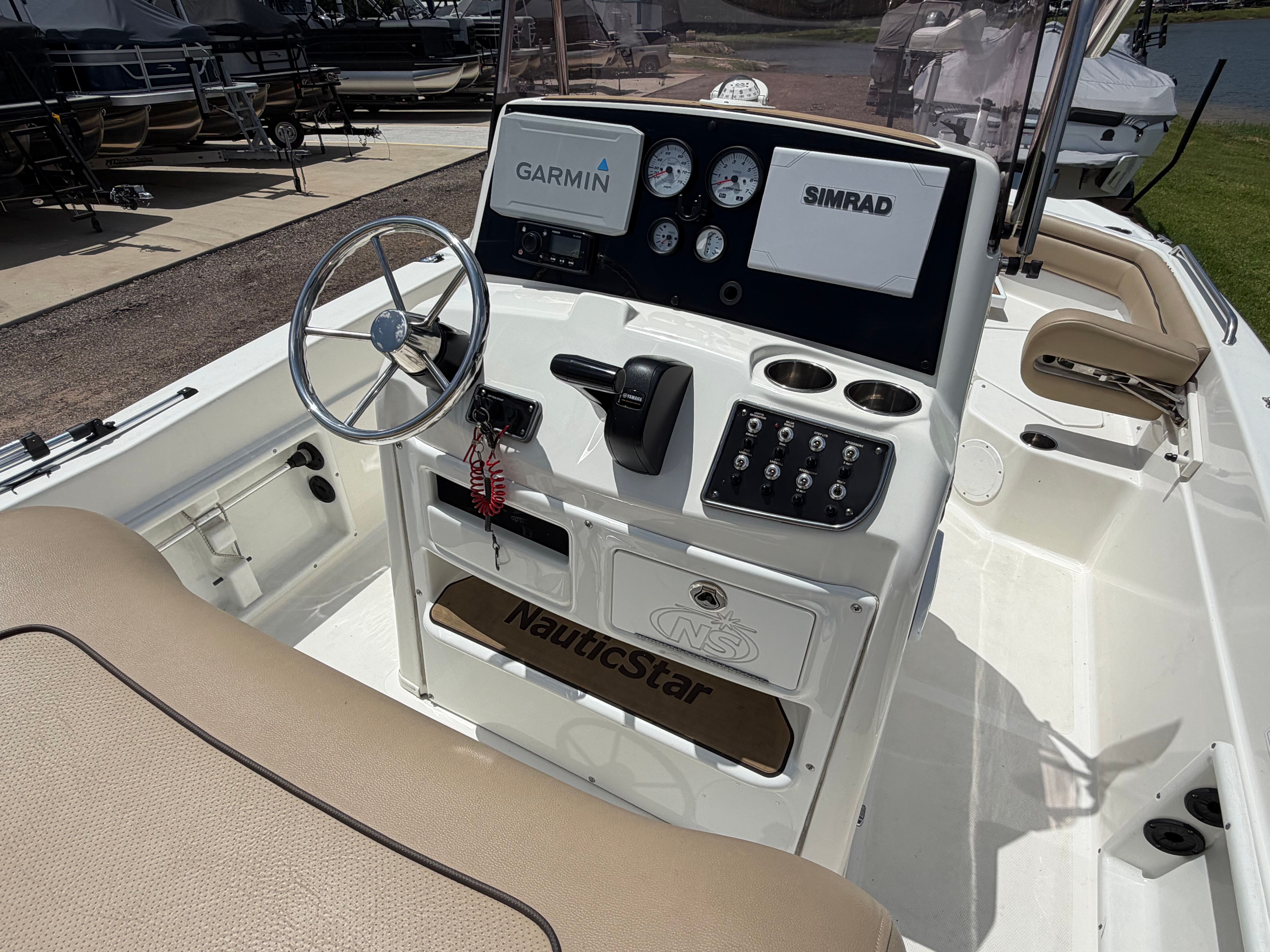 2020 NAUTICSTAR 211 HYBRID DLX - Image 14