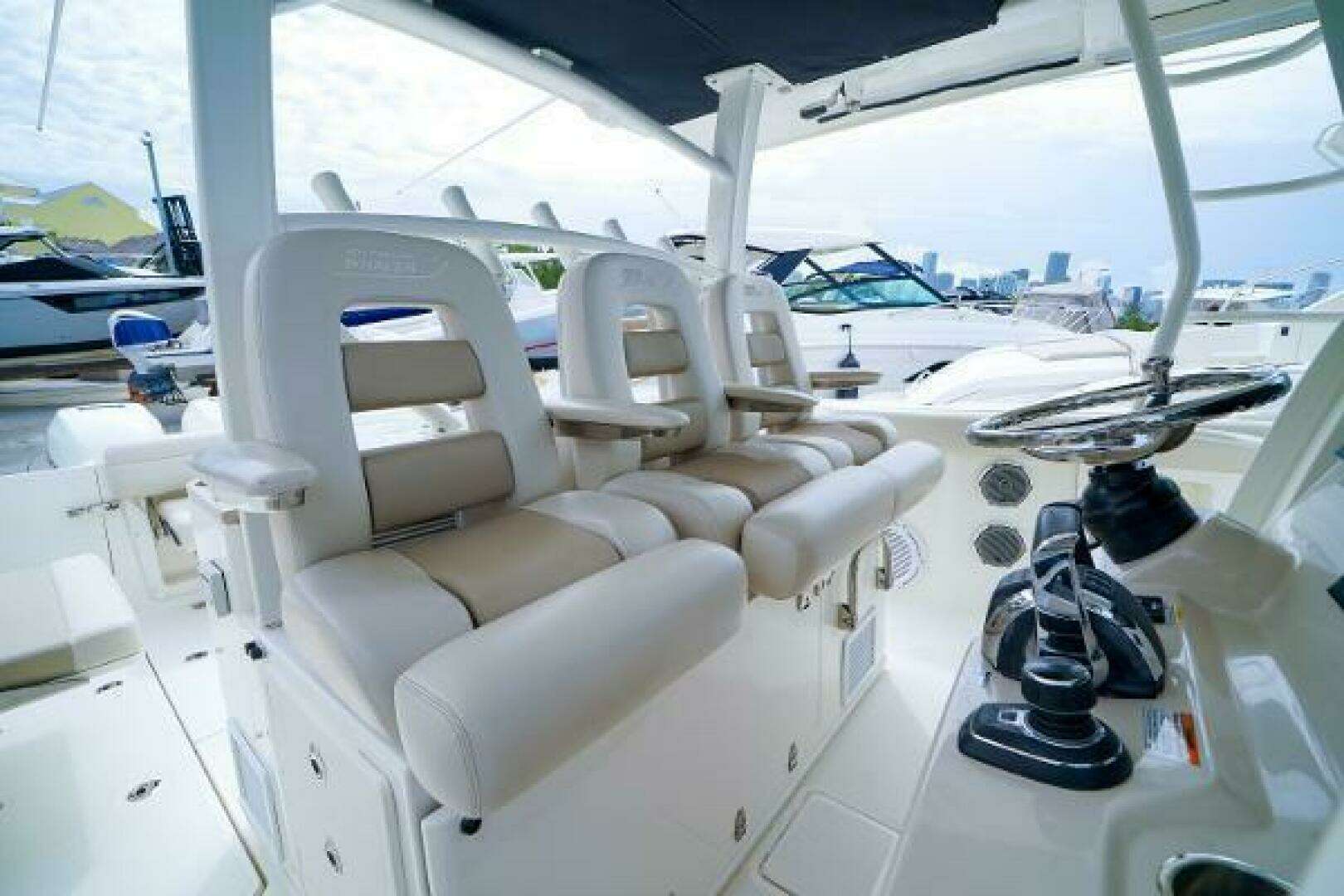 2018 Boston Whaler 380 Outrage - Image 22