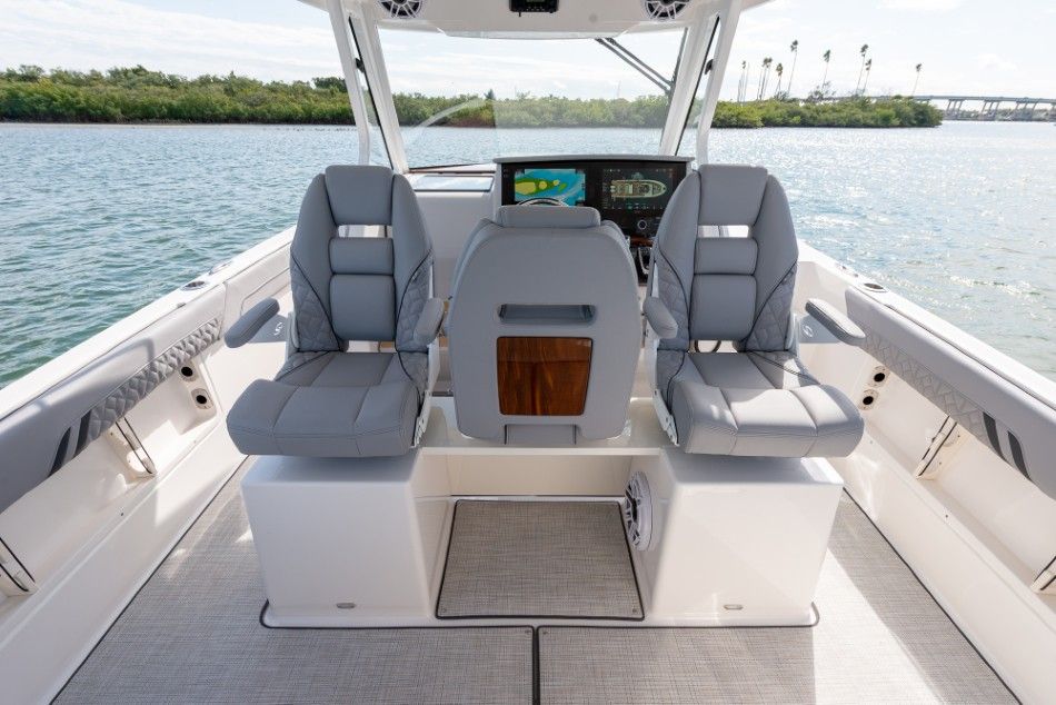 2026 Regal 34 SAV - 29