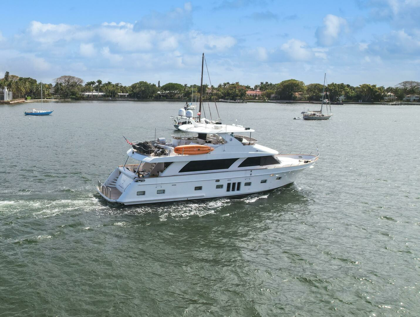 2010 Ocean Alexander 83 - Image 8