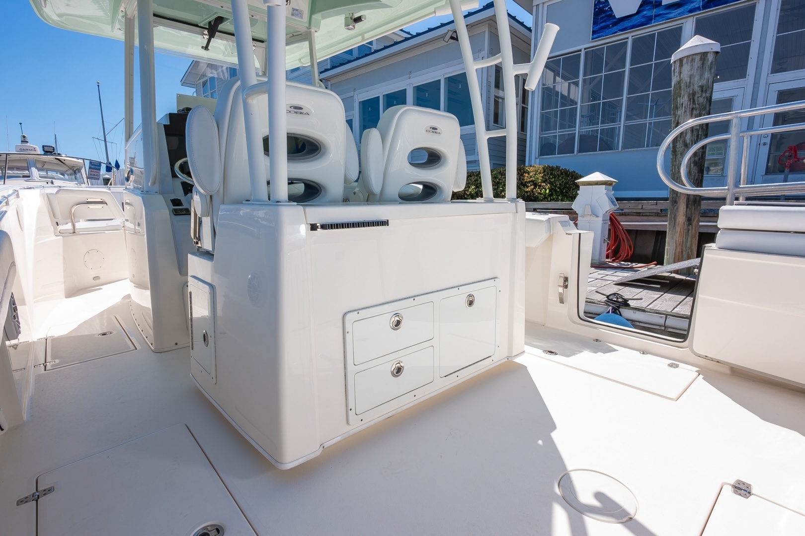 2020 Cobia 320 Center Console - Image 9