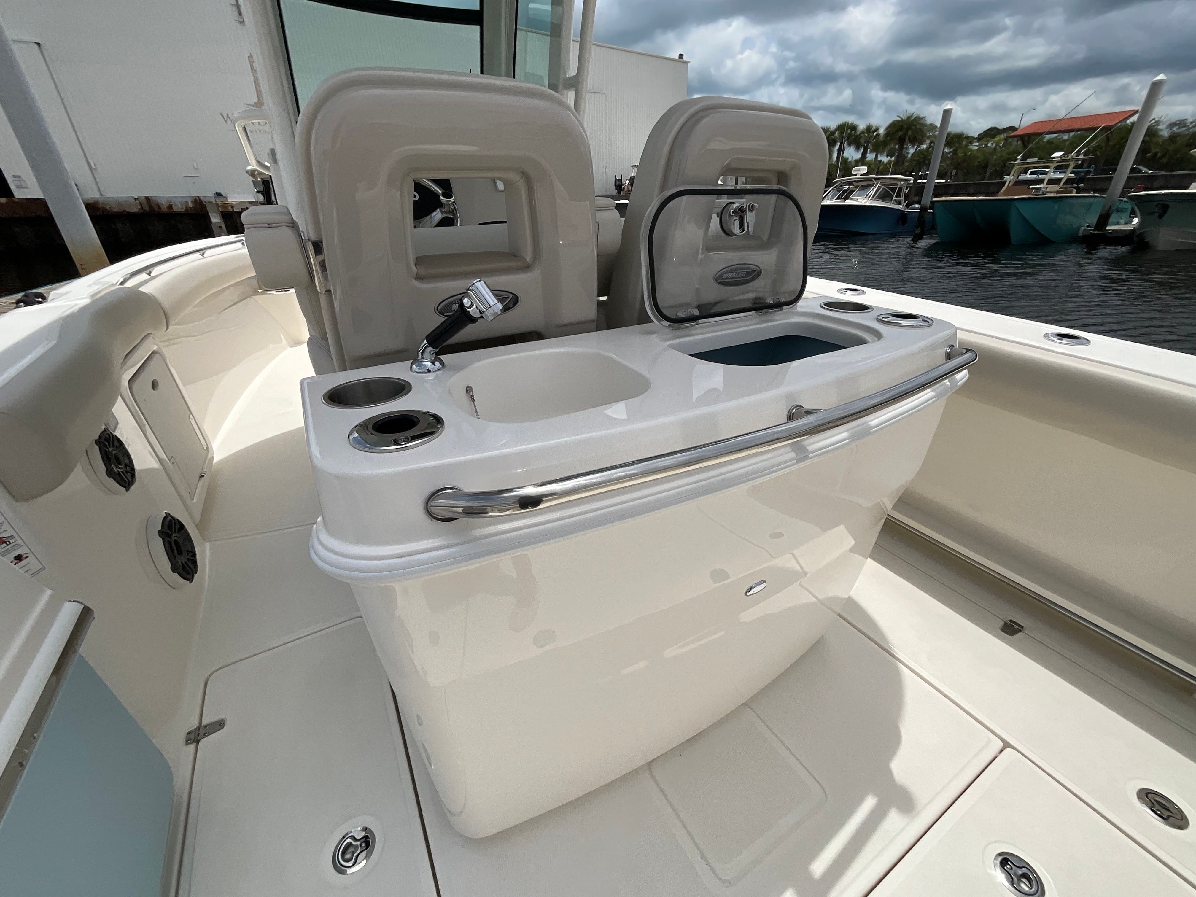 2026 Boston Whaler 280 Outrage - 17