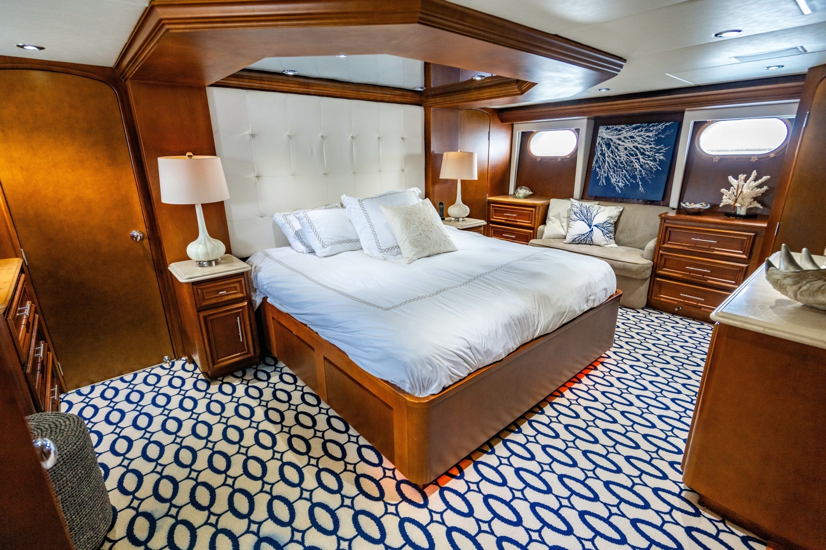 2006 Broward Raised Pilothouse - Image 13