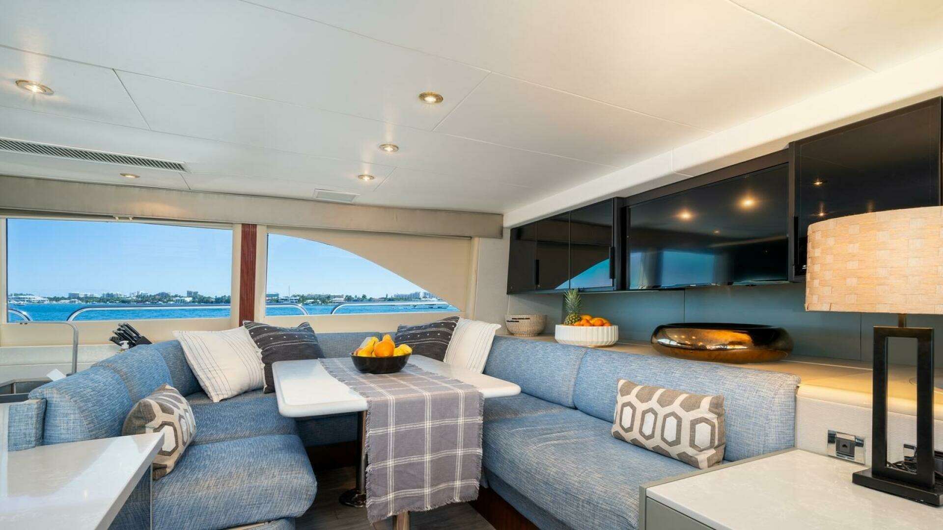 2002 Lazzara Yachts — - Image 9