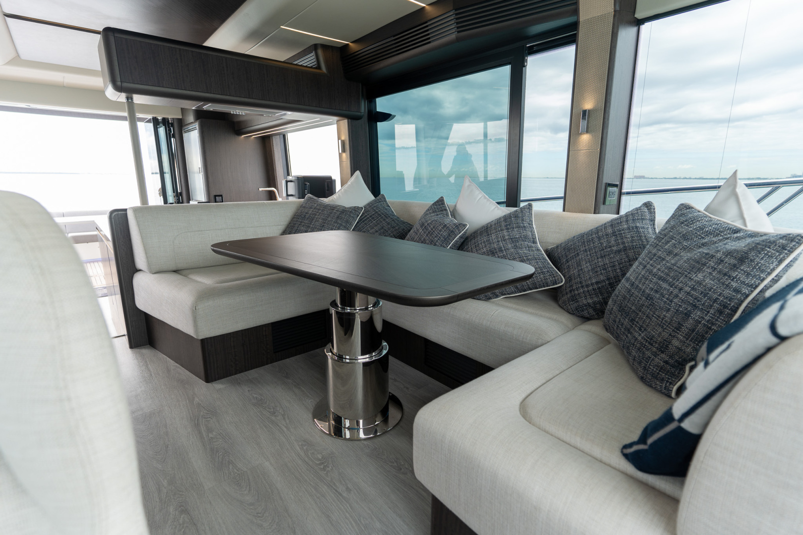 2025 Galeon 560 FLY - Image 53