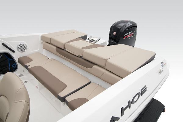 2025 Tahoe 185 S - 64