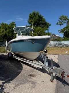 2007 Everglades 210 Center Console