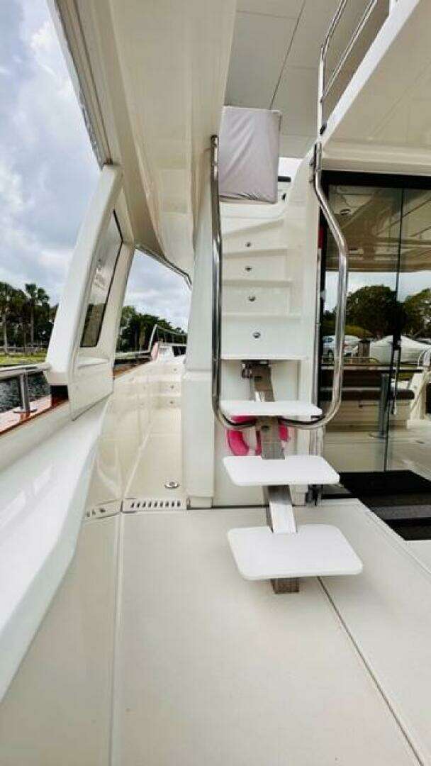 2022 Greenline 48 Diesel Flybridge with Hardtop - Image 30