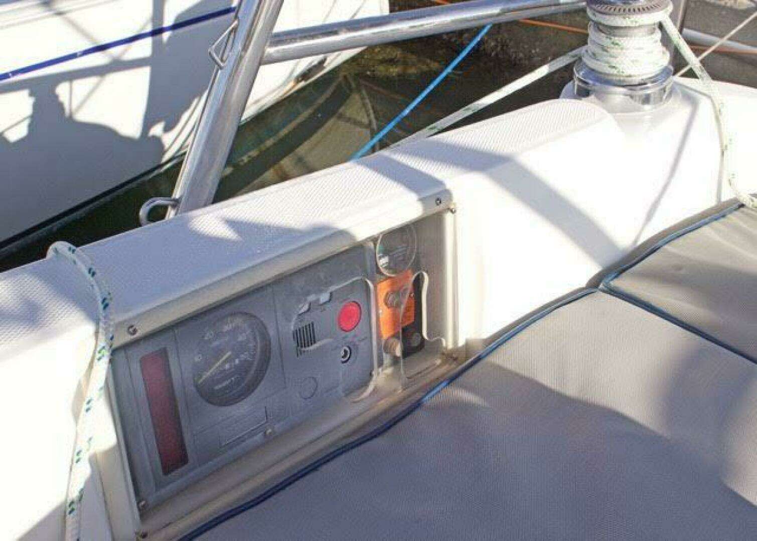 2004 Hunter Sloop - Image 7