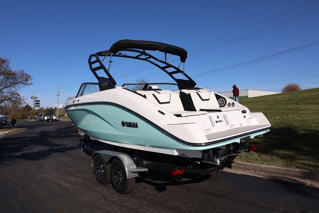 2026 Yamaha Boats 222S - 22