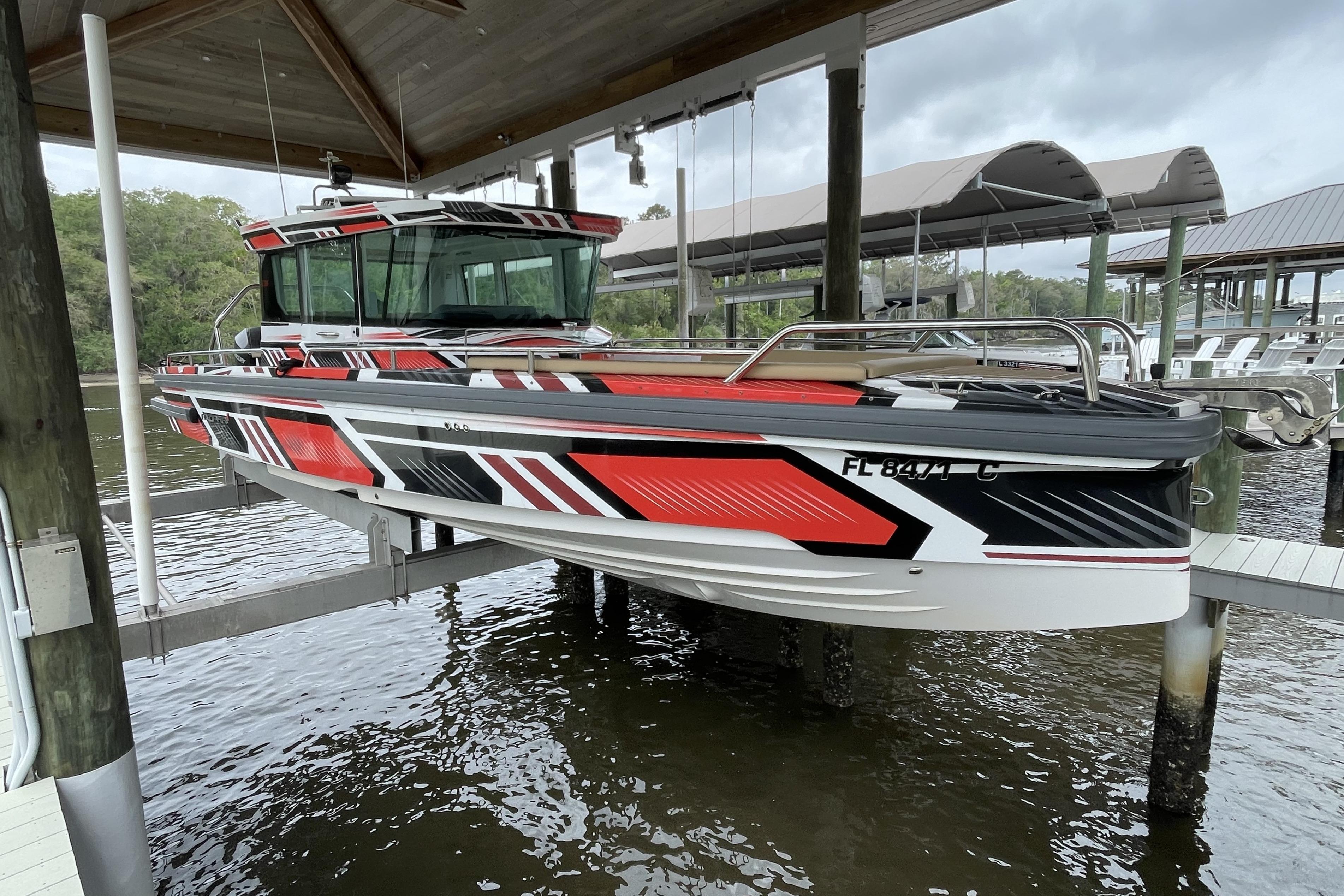 2021 Axopar 28 Cabin