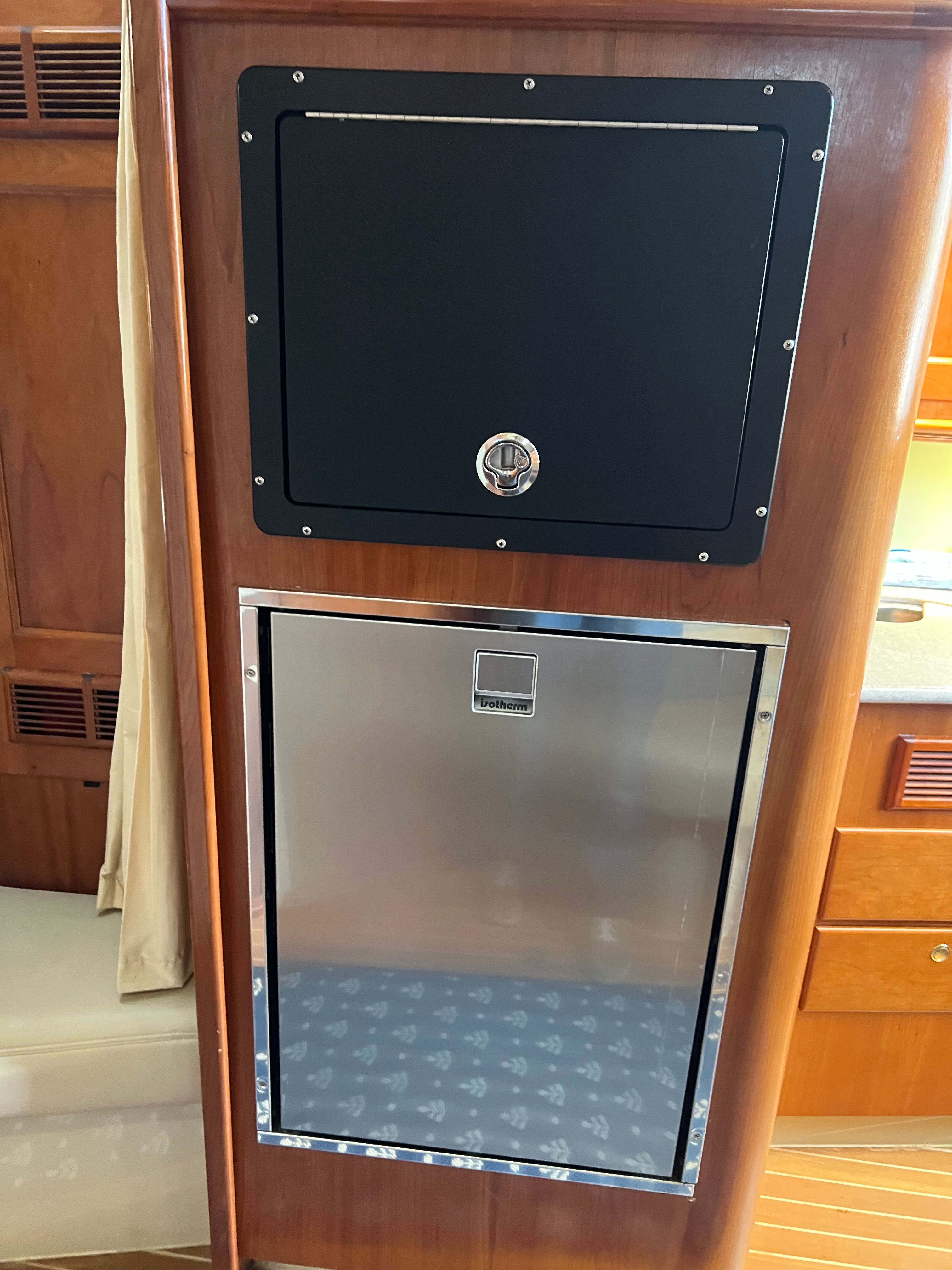 2004 Rampage 38 Express - 29