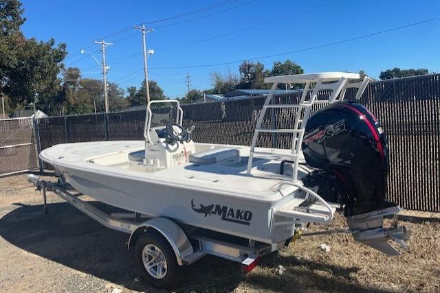 2026 Mako 18 Pro Skiff