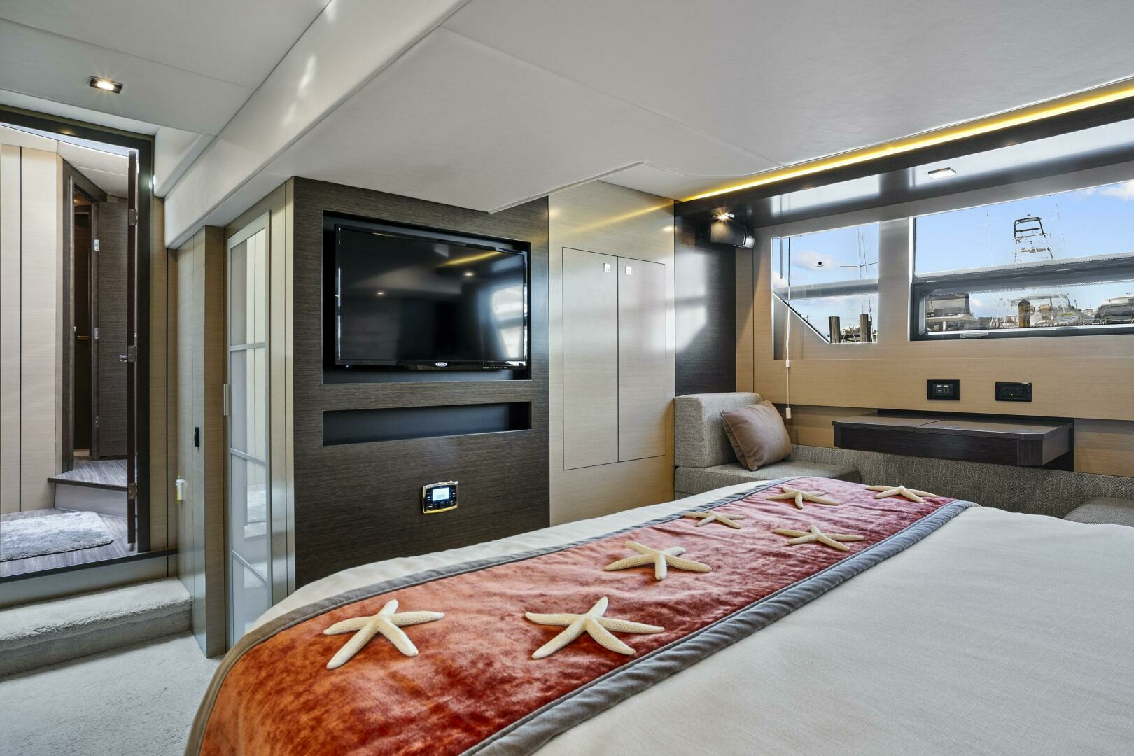 2019 Cruisers Yachts 54 Cantius - Image 42
