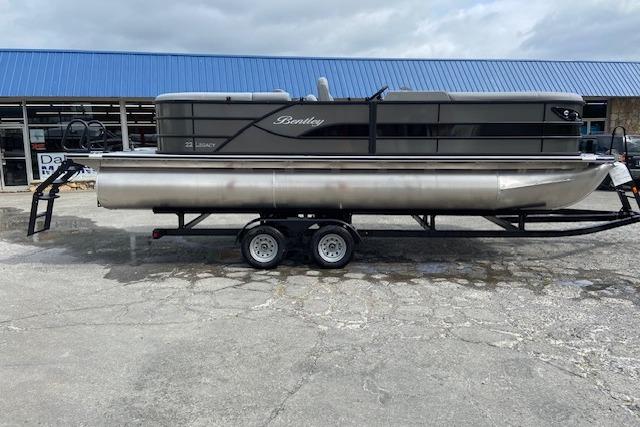 2025 Bentley Pontoons Legacy 220 Navigator