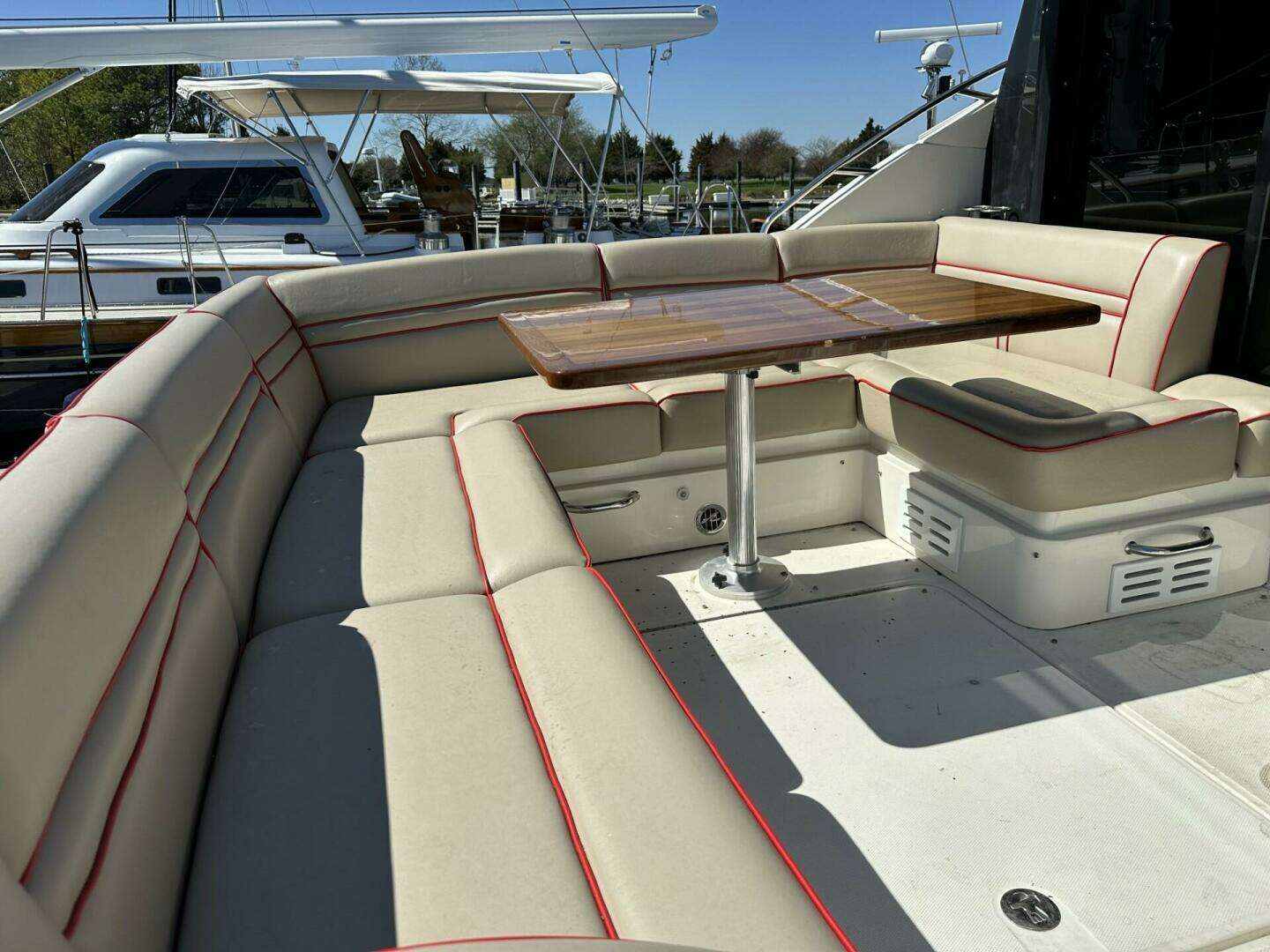 2016 Sea Ray 510 Sundancer - Image 8
