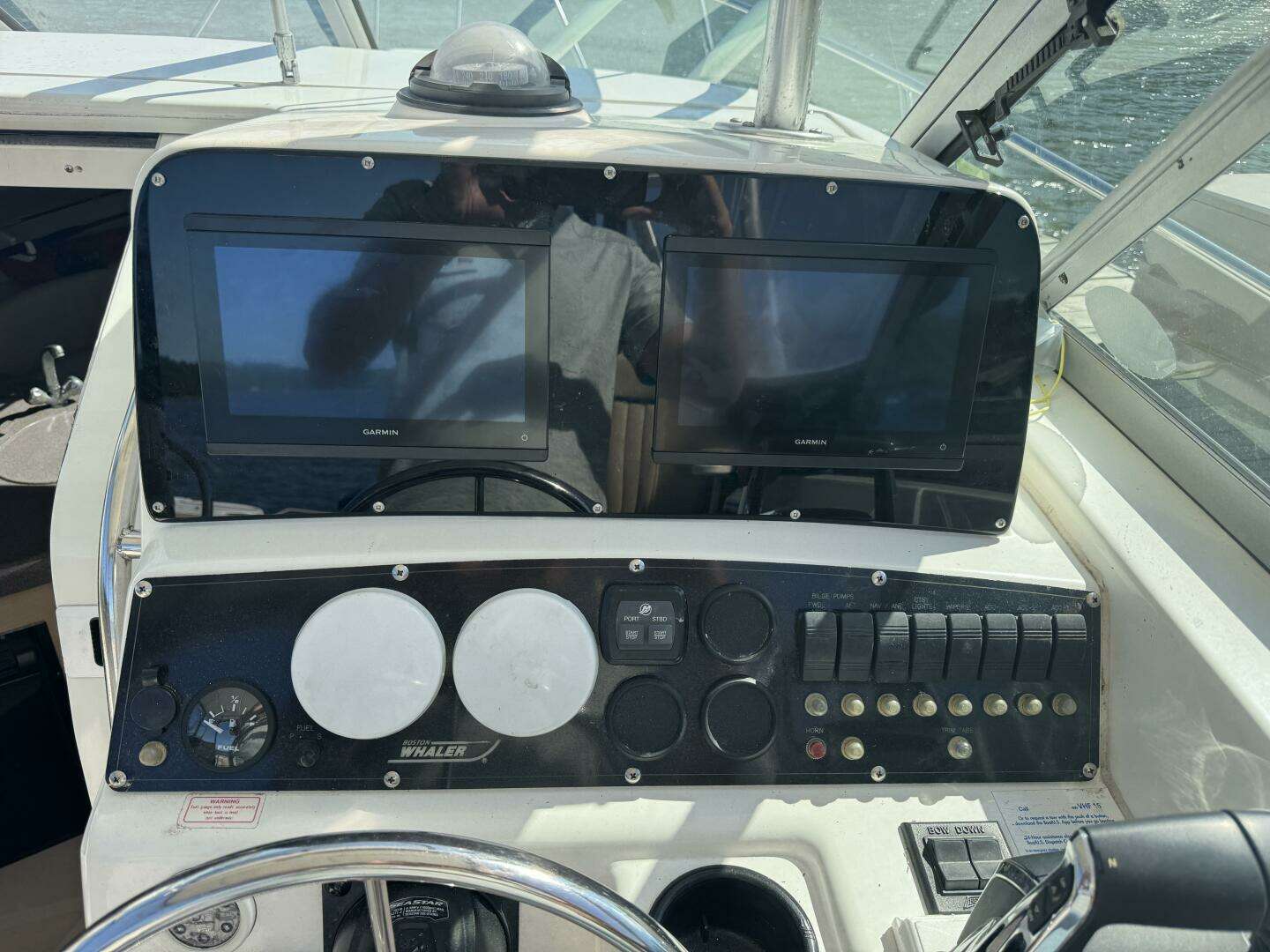 1999 Boston Whaler 28 Conquest - Image 32