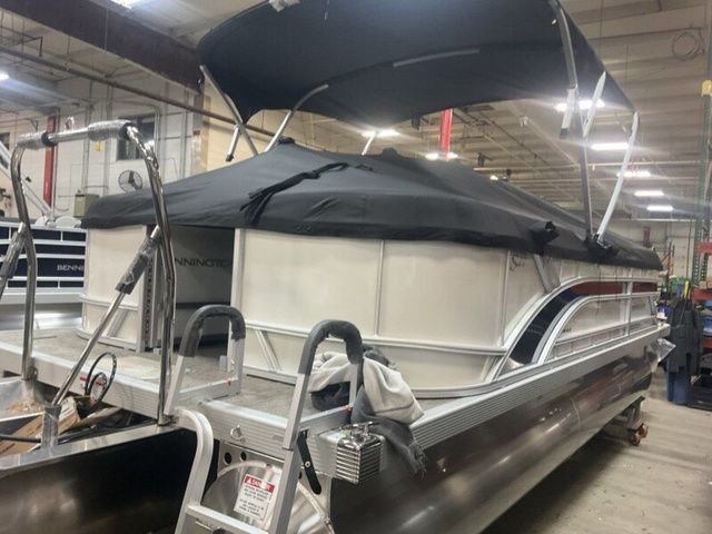 2026 Bennington S Quad Bench 22 SSR Tritoon - 21