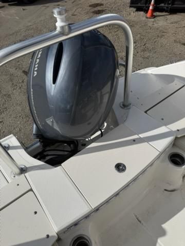 2017 Robalo R180 Center Console - 6