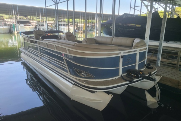 2018 Tracker REGENCY 254 LE3